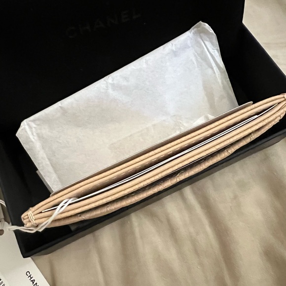 NEW full set. CHANEL beige caviar cardholder with gold CC logo hardware - Picture 9 of 15